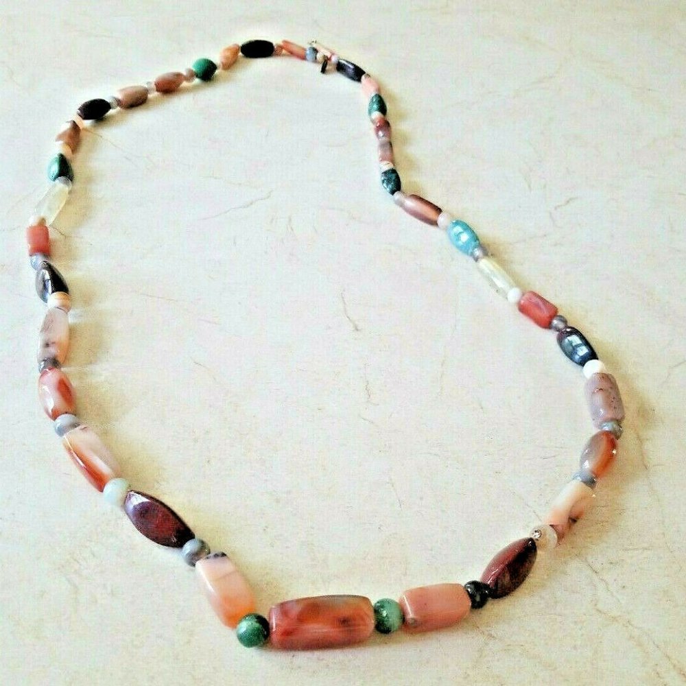 Vintage polished stone bead necklace